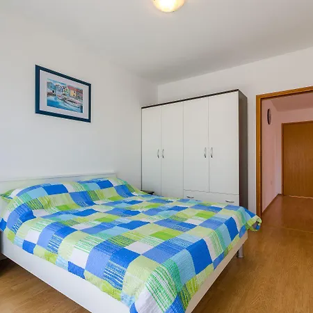 Apartment Helles Nur 400 Meter Zum Sandstrand Mit Meerblick, Wifi, Privatparkplatz