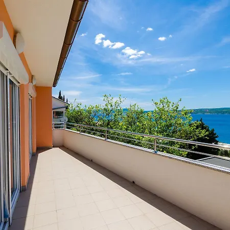 Helles Nur 400 Meter Zum Sandstrand Mit Meerblick, Wifi, Privatparkplatz Apartment Crikvenica