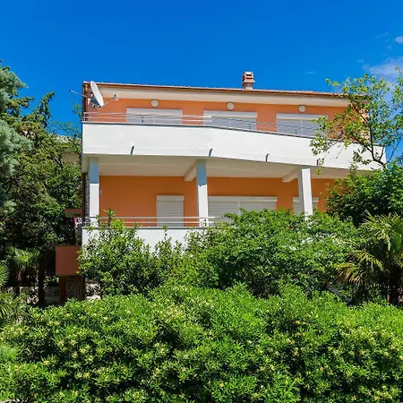 Apartment Helles Nur 400 Meter Zum Sandstrand Mit Meerblick, Wifi, Privatparkplatz Crikvenica