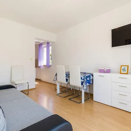 Helles Nur 400 Meter Zum Sandstrand Mit Meerblick, Wifi, Privatparkplatz * Crikvenica