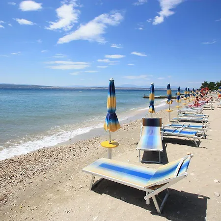Helles Nur 400 Meter Zum Sandstrand Mit Meerblick, Wifi, Privatparkplatz Crikvenica