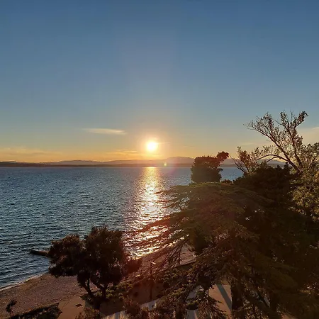 Helles Nur 400 Meter Zum Sandstrand Mit Meerblick, Wifi, Privatparkplatz Crikvenica