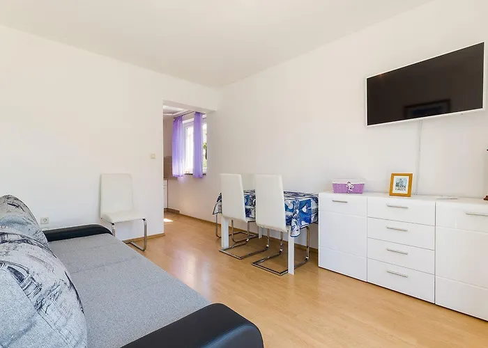 Helles Nur 400 Meter Zum Sandstrand Mit Meerblick, Wifi, Privatparkplatz * Crikvenica