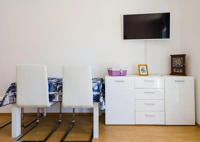 Helles Nur 400 Meter Zum Sandstrand Mit Meerblick, Wifi, Privatparkplatz * Crikvenica