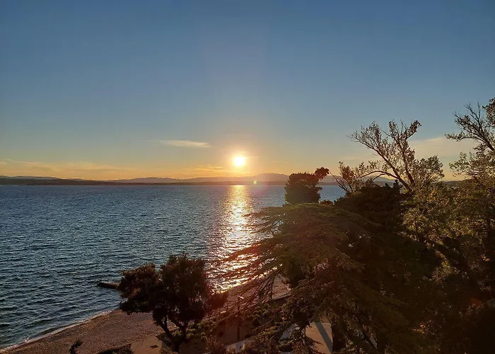 Helles Nur 400 Meter Zum Sandstrand Mit Meerblick, Wifi, Privatparkplatz Crikvenica