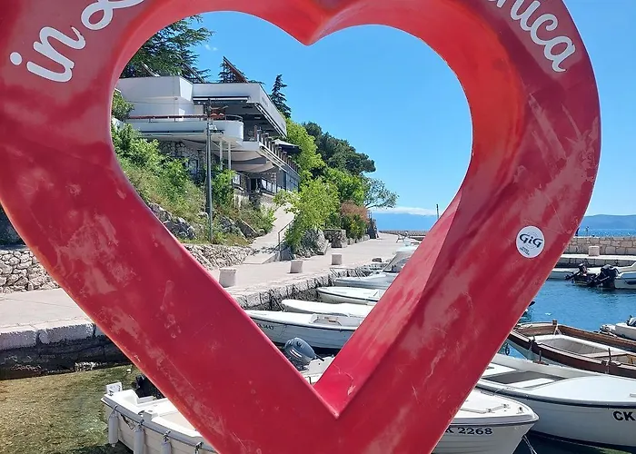 Helles Nur 400 Meter Zum Sandstrand Mit Meerblick, Wifi, Privatparkplatz * Crikvenica